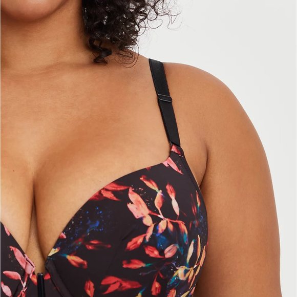 Torrid Front Closure T-Shirt Bra - 360° Back Smoothing - Picture 2 of 15